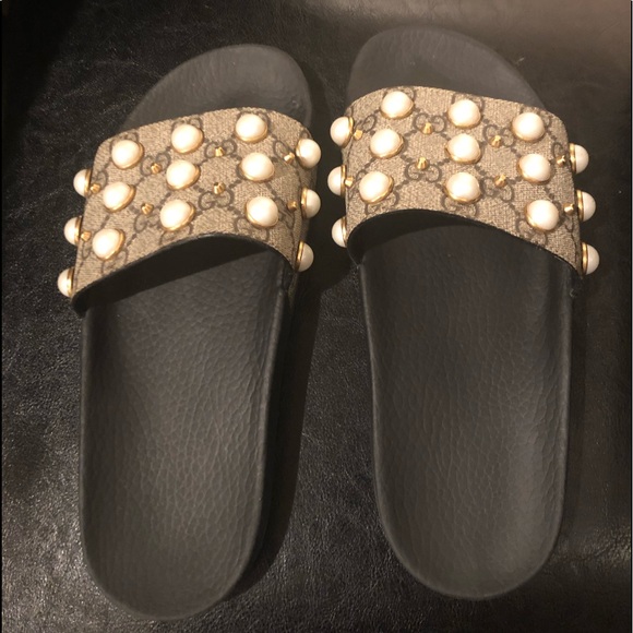 gucci flip flops with pearls